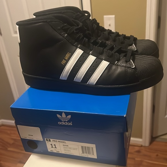 Adidas like new! - Picture 4 of 4